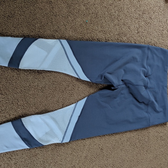 Women's work out pants size medium - Picture 2 of 2